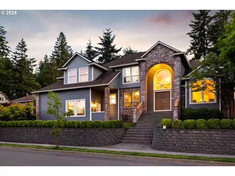 12005 SE Deerfield Dr, Happy Valley, OR 97086
