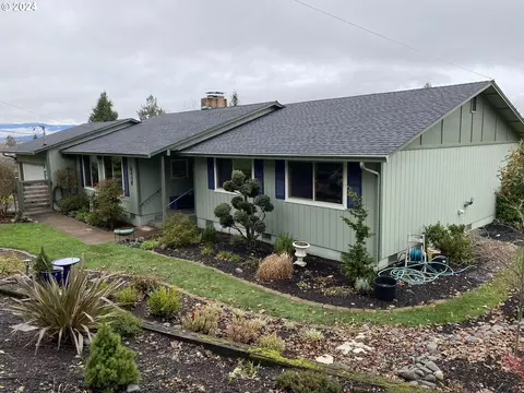 515 Pear St, Oakland, OR 97462