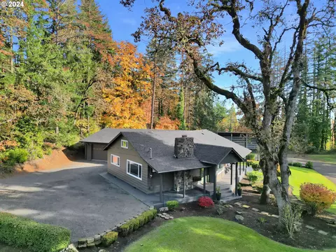 927 S 47th St, Springfield, OR 97478