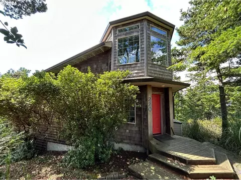 220 Highland Dr, Oceanside, OR 97134