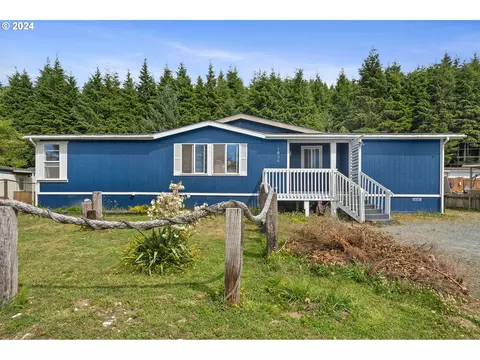1038 S Island St, Rockaway Beach, OR 97136