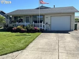 2142 Country Club Rd, Woodburn, OR 97071