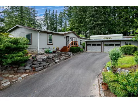 17165 S Holcomb Rd, Oregon City, OR 97045