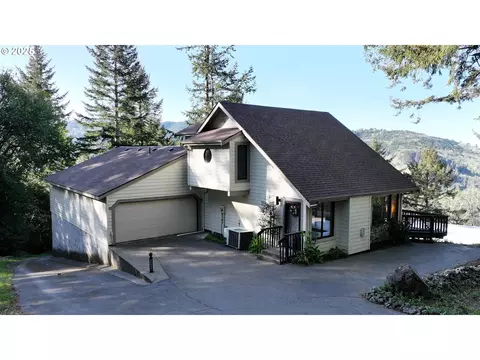 17265 Mountain Dr, Brookings, OR 97415