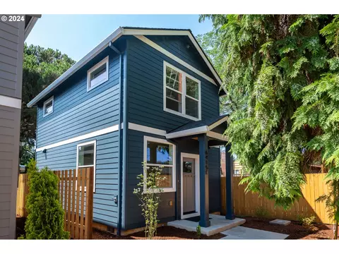 6415 SE Tibbettts St #C, Portland, OR 97206