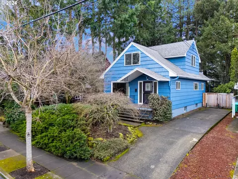 211 SE 55th Ave, Portland, OR 97215