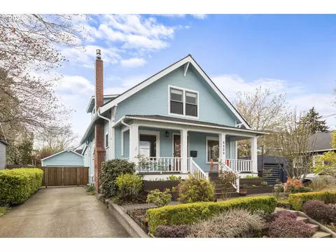 5222 SE Center St, Portland, OR 97206