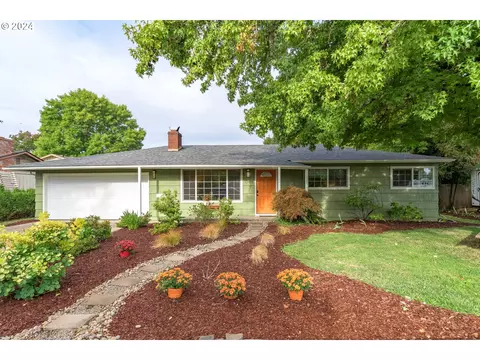 1586 Alderwood St, Eugene, OR 97404