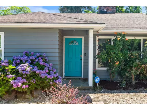 12248 SE Market St, Portland, OR 97233