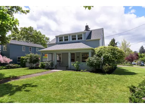 2212 Agate St, Eugene, OR 97403