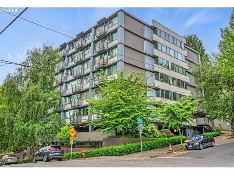 2020 SW Main St #404, Portland, OR 97205