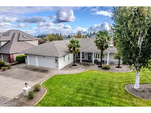 1832 NW Chapman Hill Dr, Salem, OR 97304