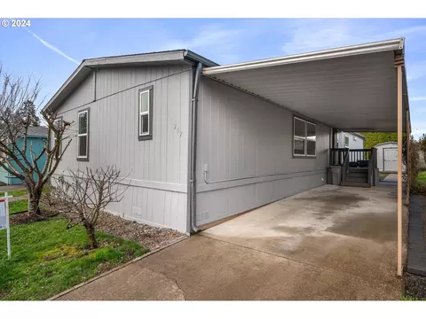 12450 SW Fischer Rd #257, Portland, OR 97224