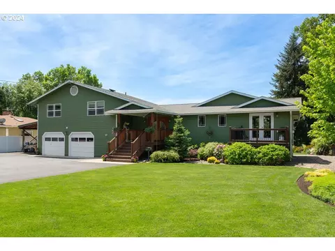 1658 Del Rio Rd, Roseburg, OR 97471