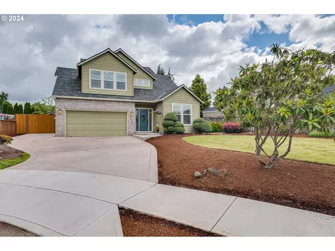 11617 S Hazelnut Ct, Oregon City, OR 97045
