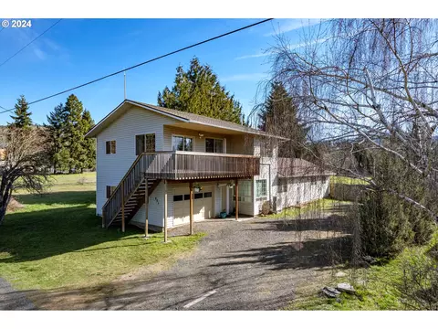 801 SW Pucker Huddle Rd, White Salmon, WA 98672