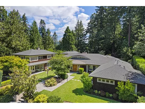 4330 SW Charming Way, Portland, OR 97225