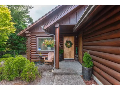 760 Crocker Ave, Coos Bay, OR 97420