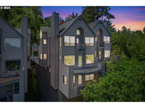 1673 SW Montgomery Dr #E, Portland, OR 97201