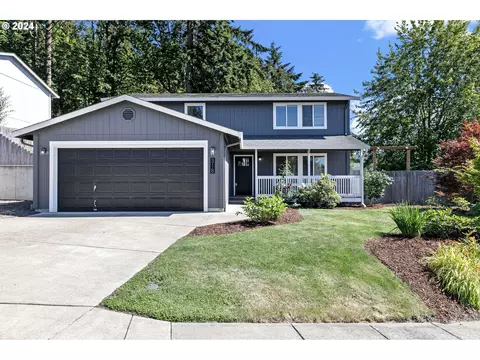 318 E 4th St, Lowell, OR 97452