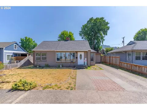 1533 Park Dr, Lebanon, OR 97355