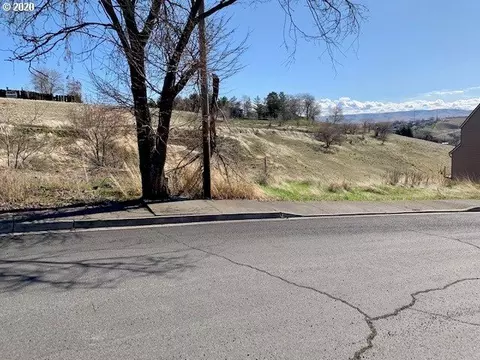 706 NW 3rd Dr, Pendleton, OR 97801 photo 3