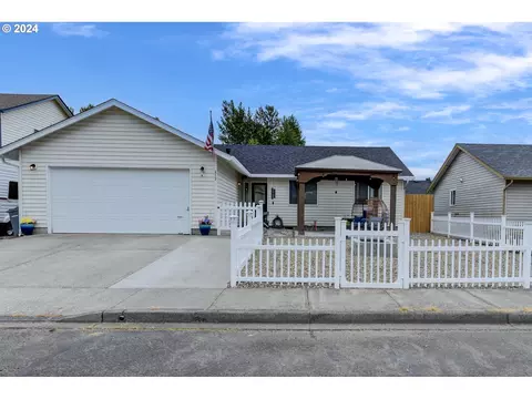 817 SE 7th Ct, Battle Ground, WA 98604