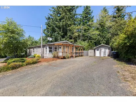 240 SW Brentwood Dr, Waldport, OR 97394