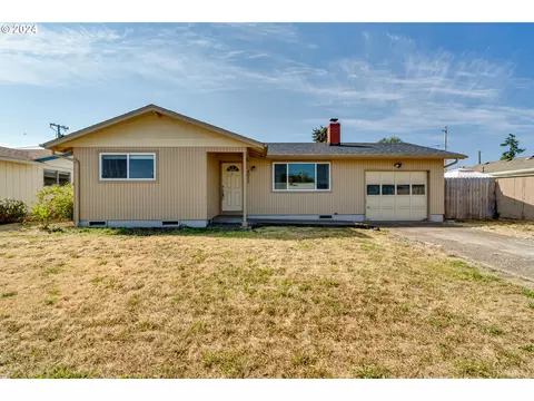 4017 Camellia St, Springfield, OR 97478