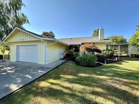 1543 NW Randall Ct, Roseburg, OR 97471