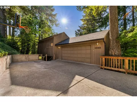 3598 Spring Blvd, Eugene, OR 97405