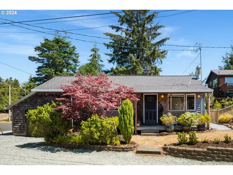 288 Fourth St, Manzanita, OR 97130