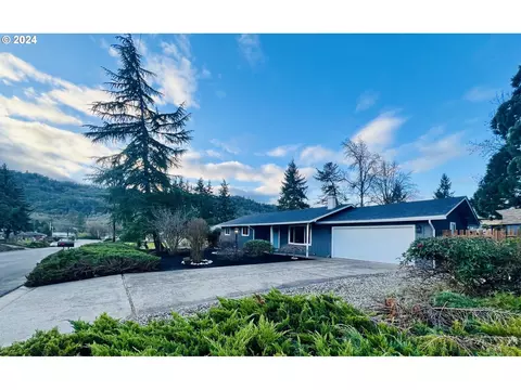 236 Taft Dr, Roseburg, OR 97470