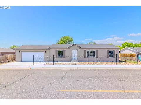 112 Blalock St, Boardman, OR 97818
