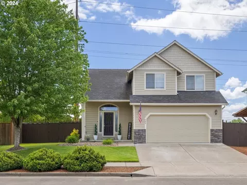 609 Royal Tern Ave, Halsey, OR 97348