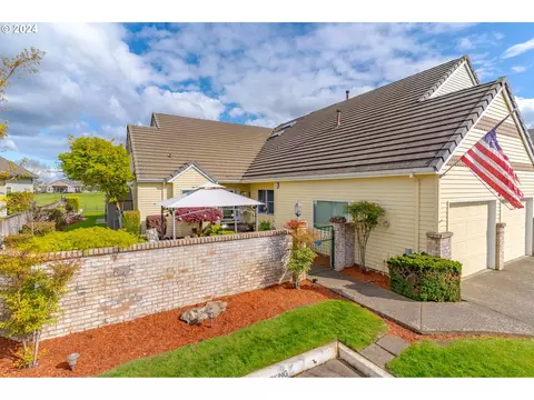 1012 Goose Creek Rd, Woodburn, OR 97071