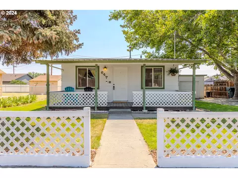 647 W Oak Ave, Hermiston, OR 97838