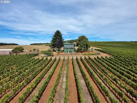 3901 N Oak Grove Rd, Rickreall, OR 97371