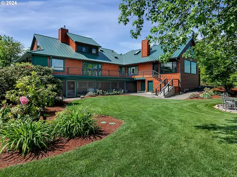 39975 Sandner Dr, Scio, OR 97374