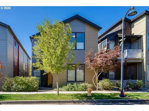 3076 Lord Byron Pl, Eugene, OR 97408