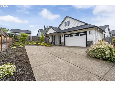 334 E Chandler Dr, Newberg, OR 97132