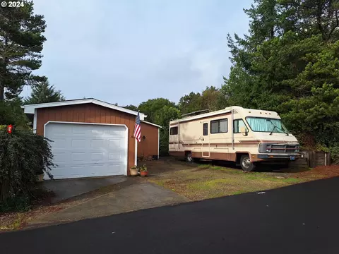 1600 Rhododendron Dr #209, Florence, OR 97439