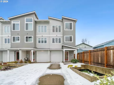 8797 SW Thorn St, Tigard, OR 97223