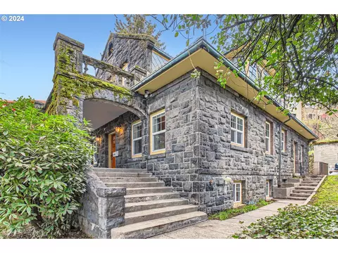 2502 NW Westover Rd, Portland, OR 97210