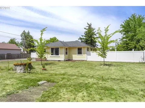 14639 SE Rhine St, Portland, OR 97236