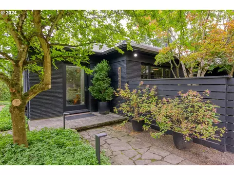 4605 SW 29th Ave, Portland, OR 97239