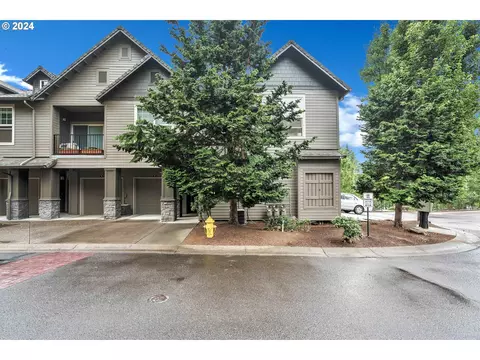 925 Springtree Ln, West Linn, OR 97068