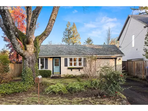 9702 SW 53rd Ave, Portland, OR 97219