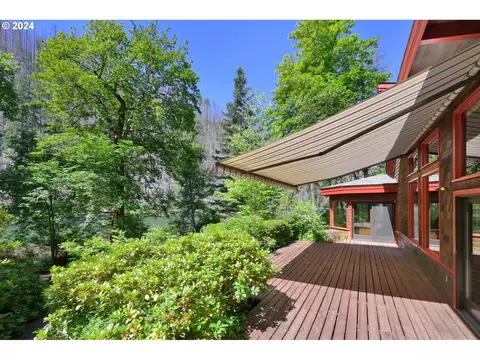 49356 Mckenzie Hwy, Vida, OR 97488