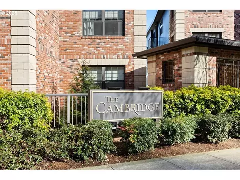 2454 NW Westover Rd #203, Portland, OR 97210